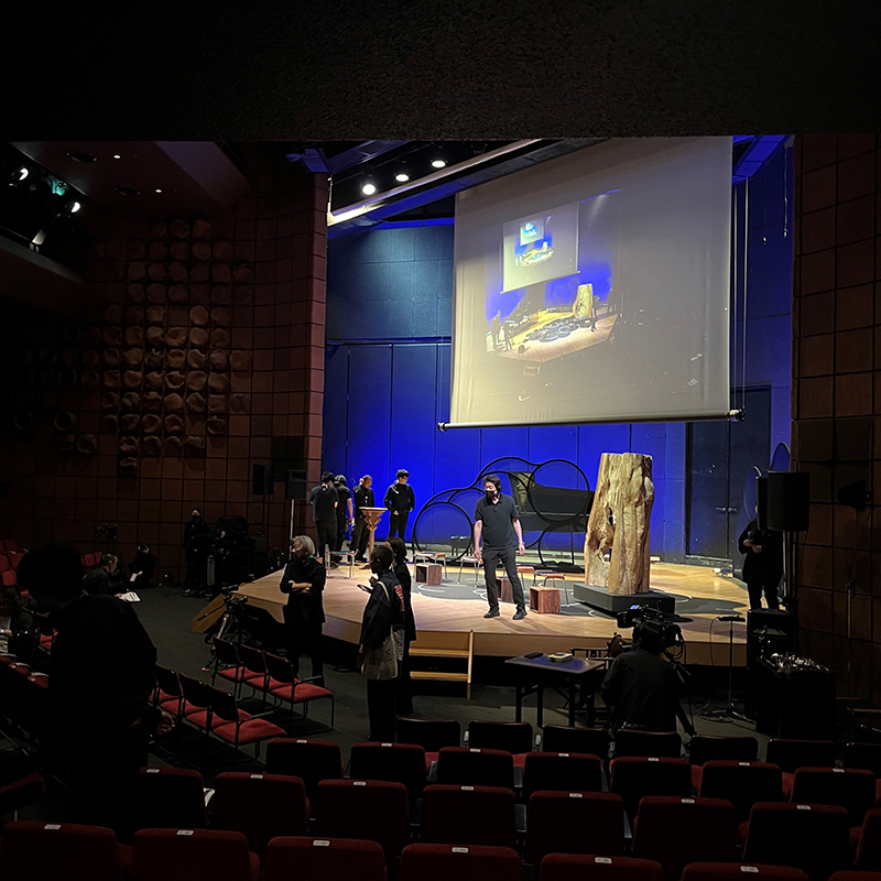 近江ARS TOKYO 草月ホールにて 稻田宗哉 書の実演 会場風景